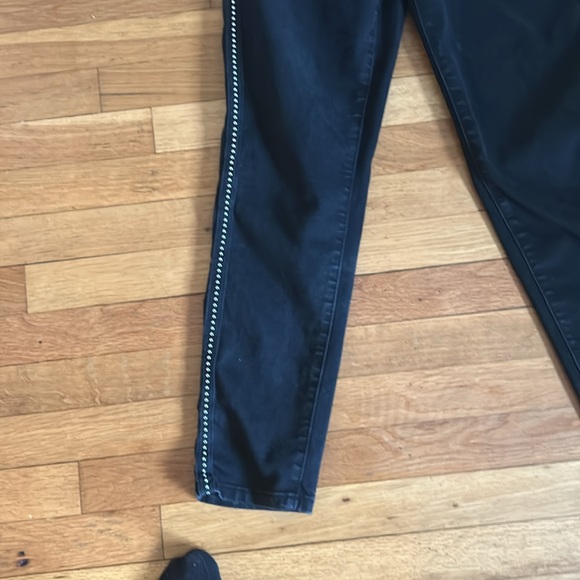 Woman’s Jeans w/Studs - Picture 4 of 6